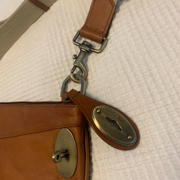 CLAVA Tan Leather Turnlock Cross Body bag - Picture 5 of 7